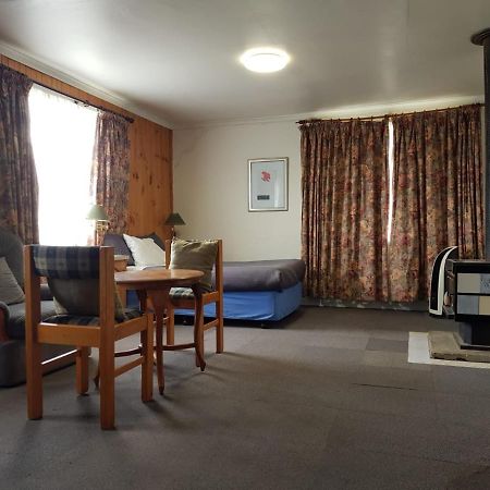 Clunes Motel Экстерьер фото