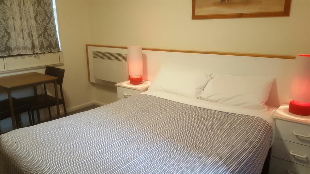 Clunes Motel Экстерьер фото