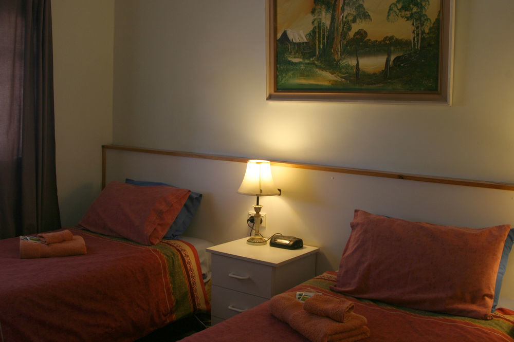 Clunes Motel Экстерьер фото