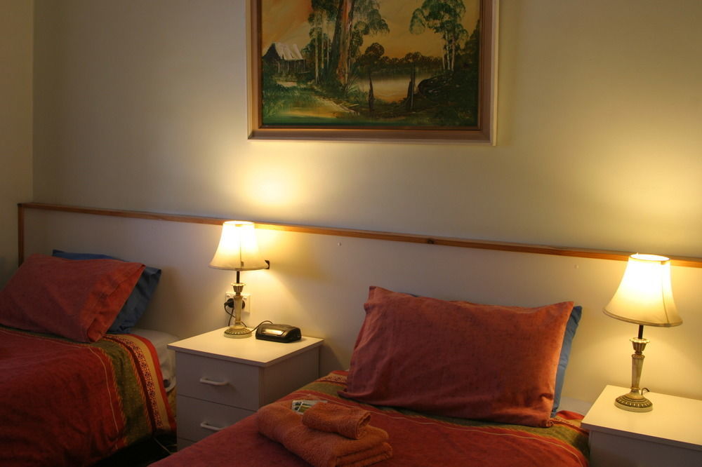 Clunes Motel Экстерьер фото