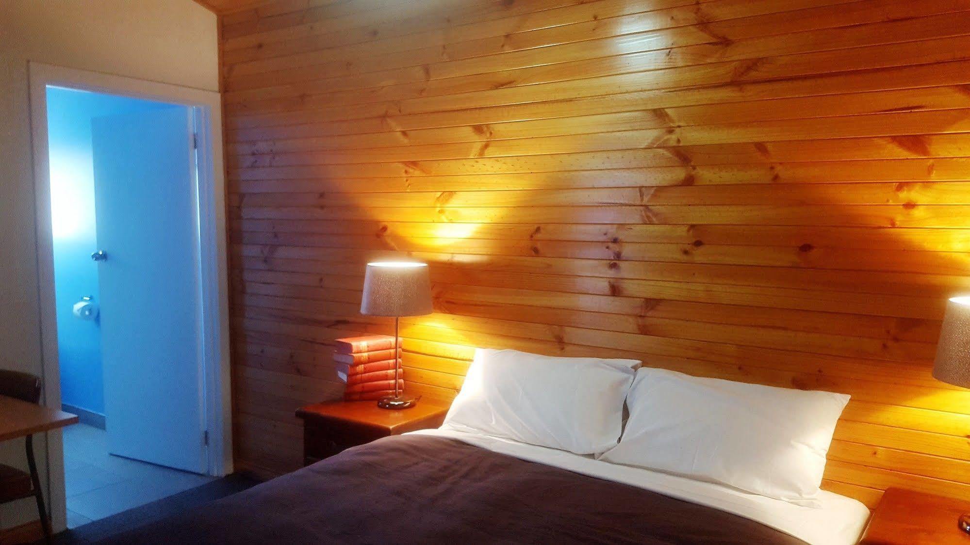 Clunes Motel Экстерьер фото