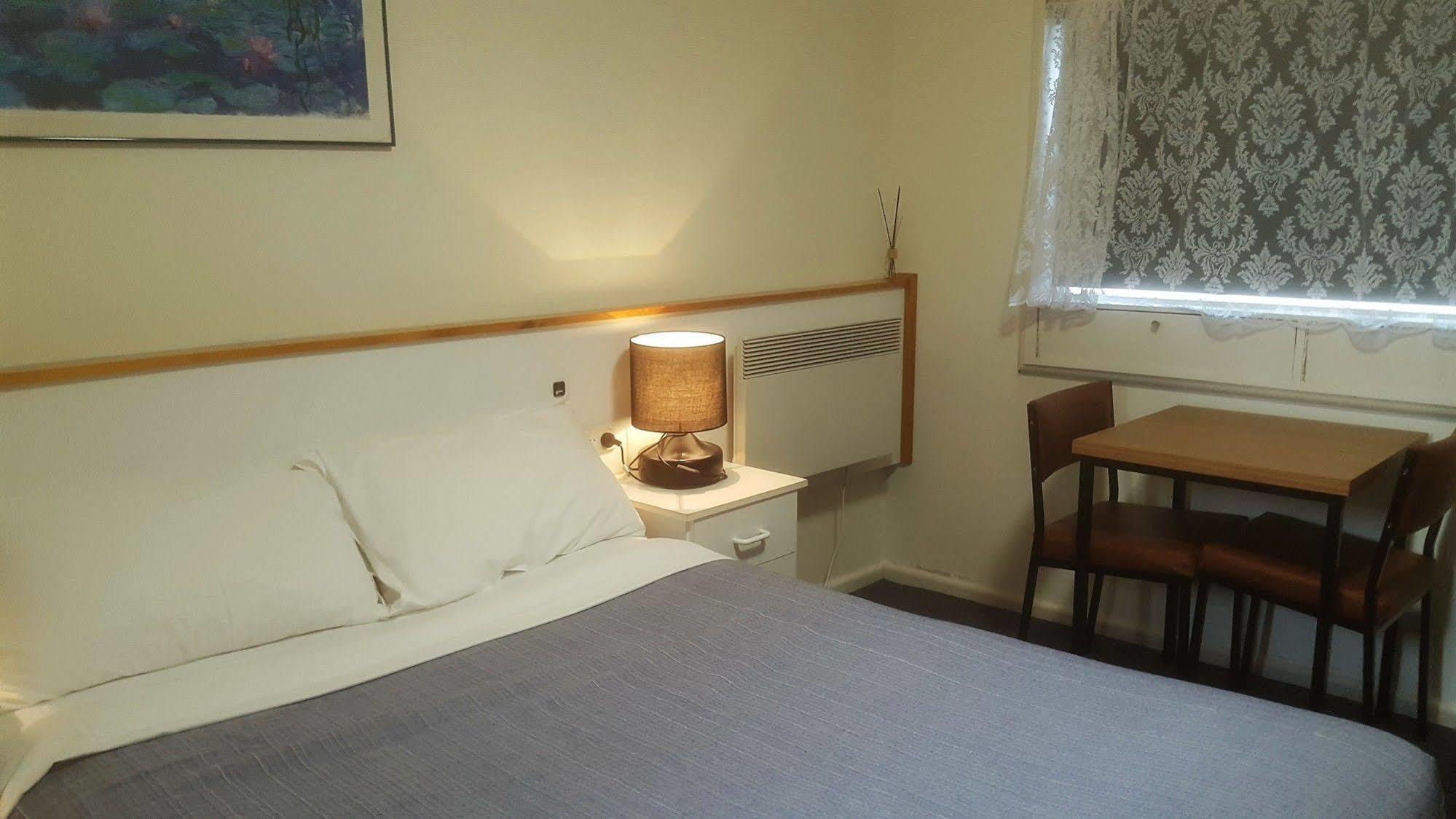 Clunes Motel Экстерьер фото