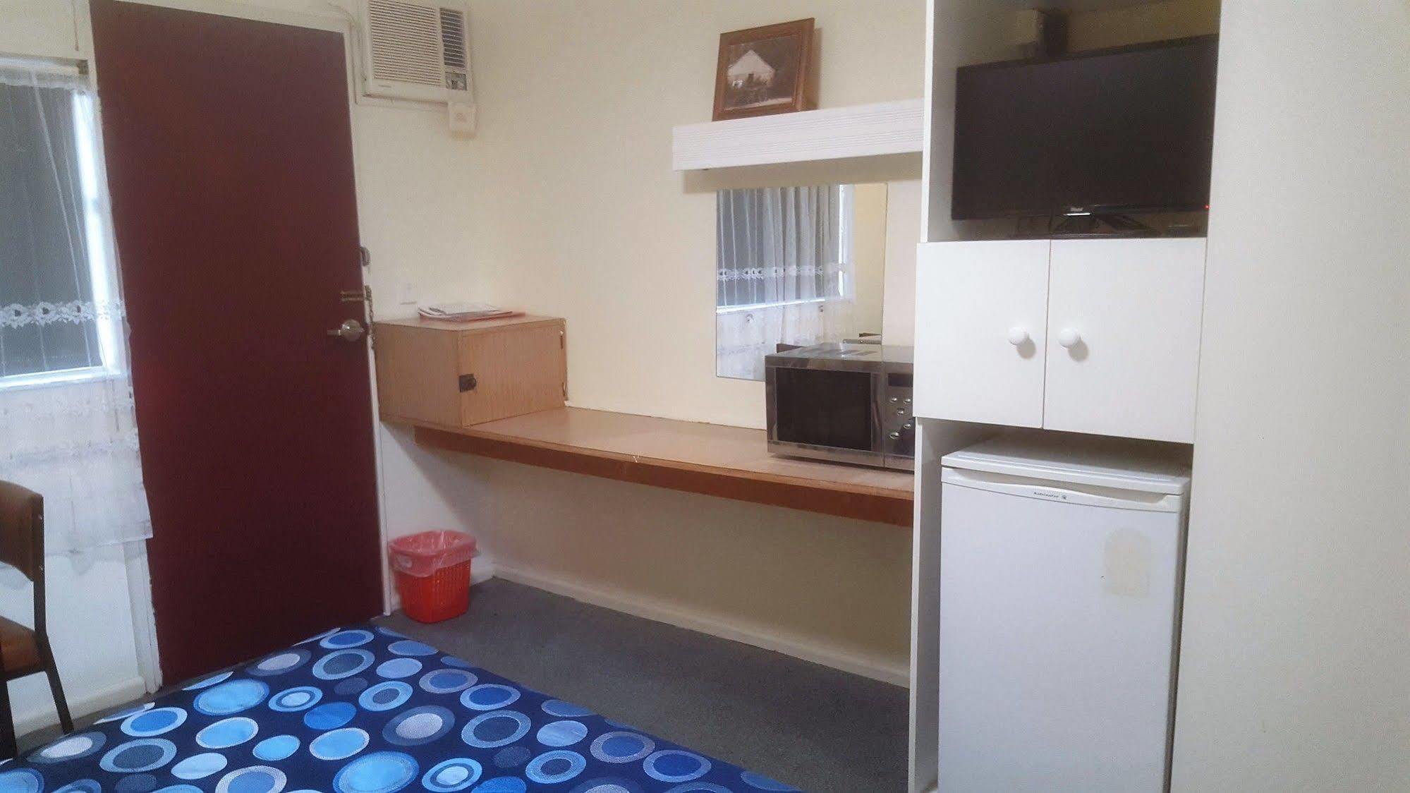 Clunes Motel Экстерьер фото