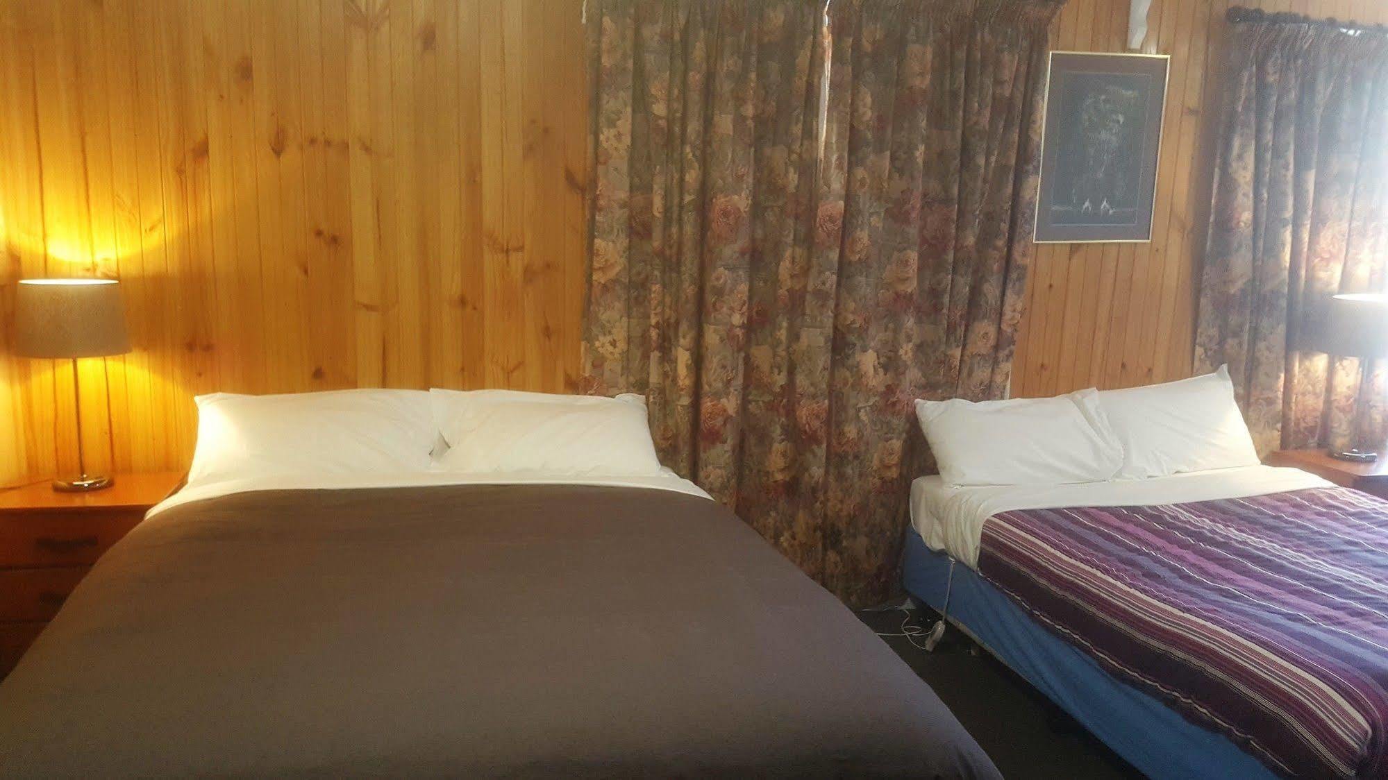 Clunes Motel Экстерьер фото