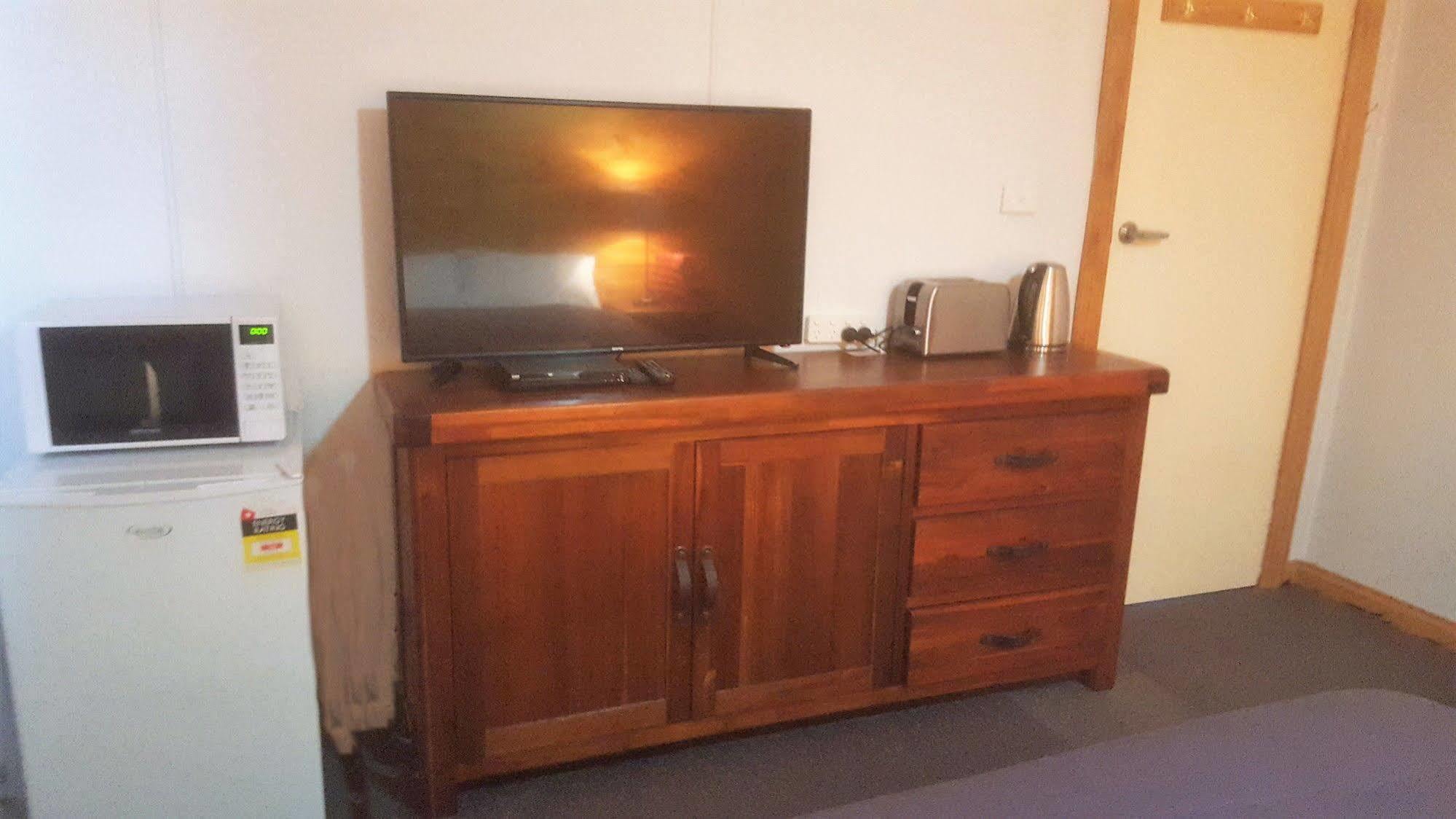 Clunes Motel Экстерьер фото